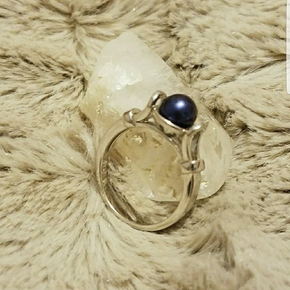 Vantel pearl blue ring